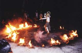 Kecak- oder Feuer-Tanz bei Ulu Watu